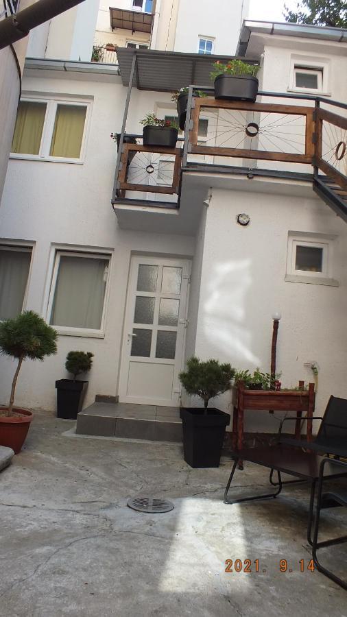 Little L Apartments Dorcol Beograd Ngoại thất bức ảnh